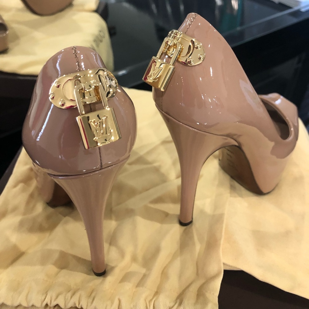 LV shoes